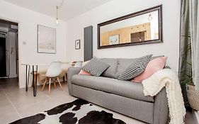 Modern Central 1BD Flat in Clerkenwell - sleeps 4!